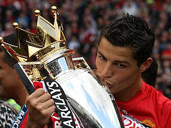 Manchester United confirm sens...